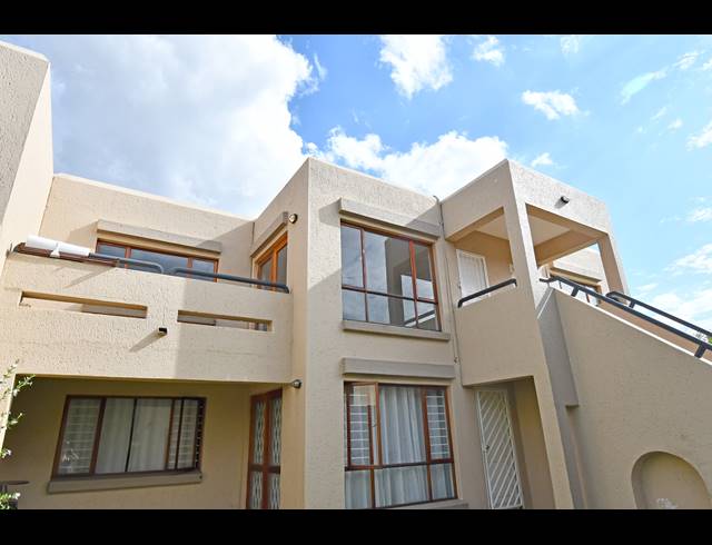 2 BEDROOM APARTMENT FOR SALE IN MAGALIESSIG